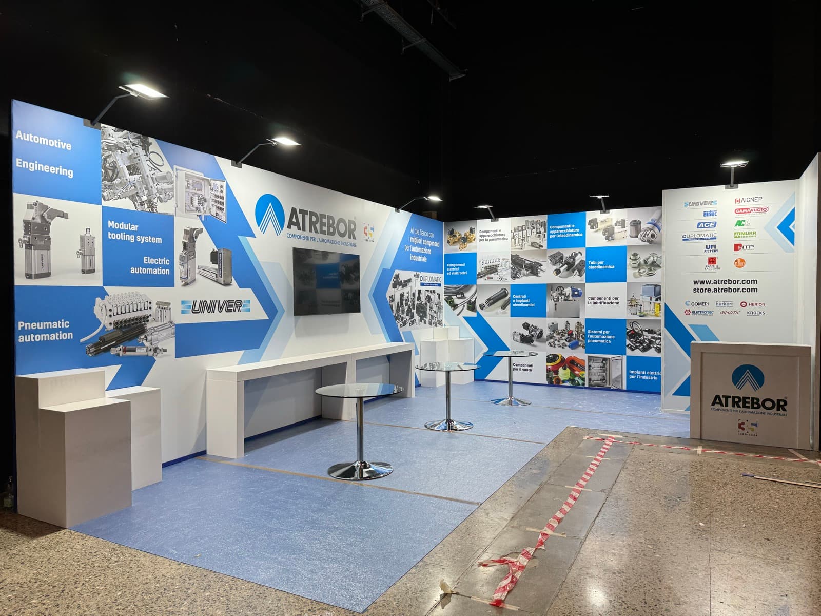 Atrebor automation stand with graphic walls