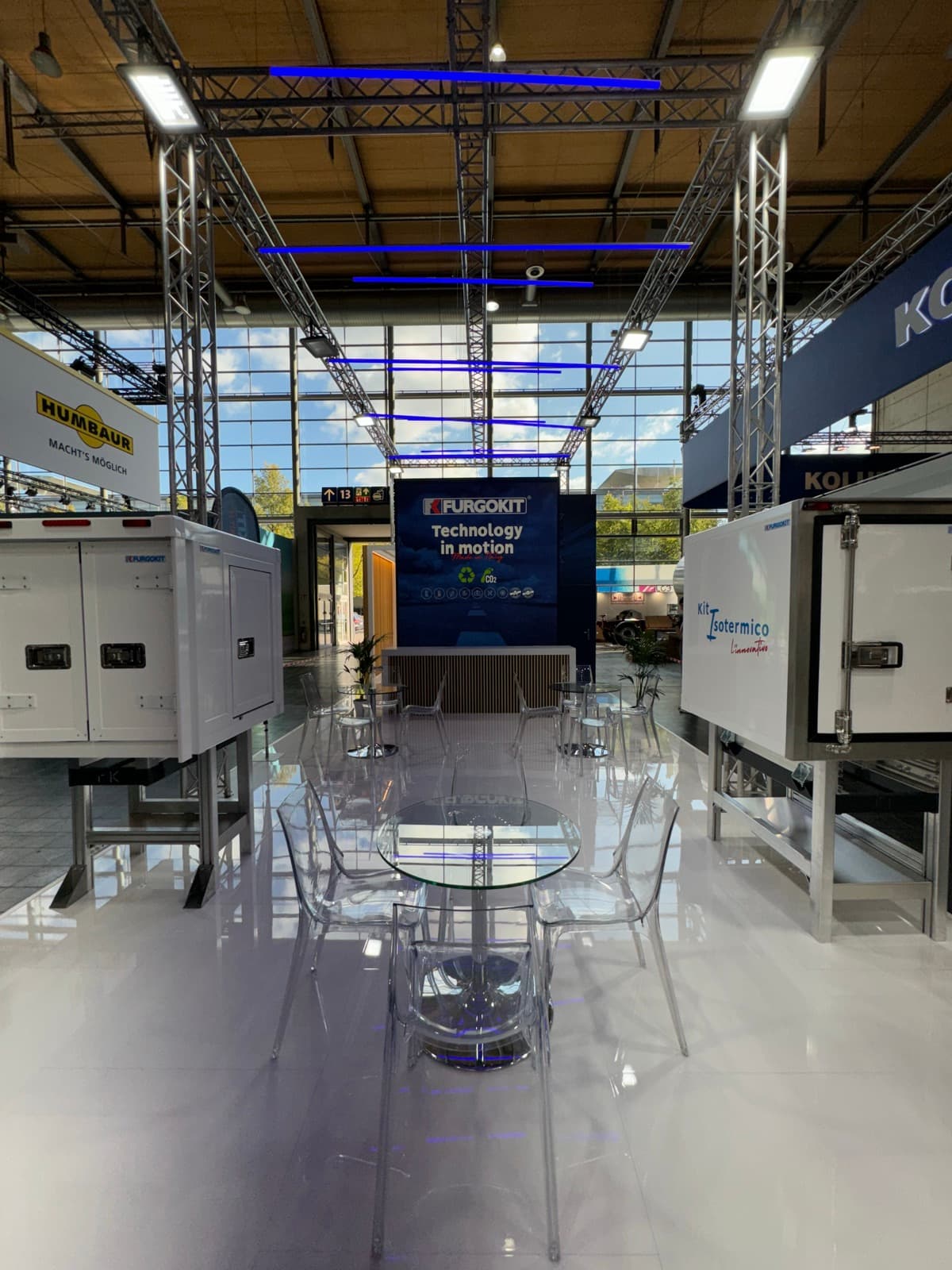 Furgokit stand with vehicle display